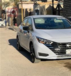 نيسان فيرسا